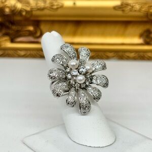 Black & Silver Rhinestone Starfish Ring - Bold Ocean-Inspired Statement Jewelry